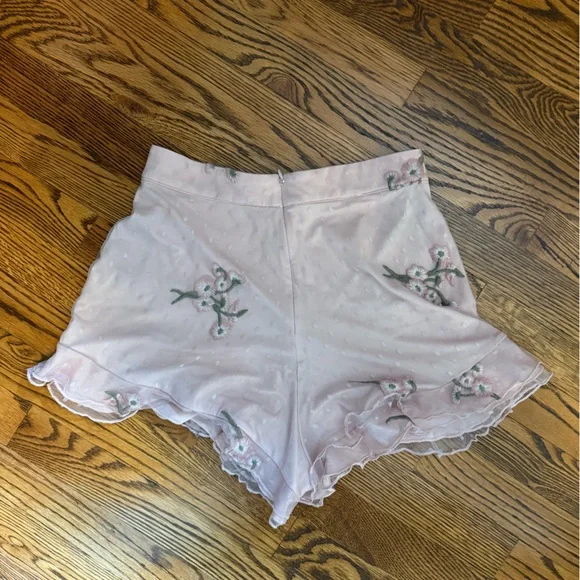 MAJORELLE Light Pink Floral Embroidered Shorts | S - Picture 2 of 3